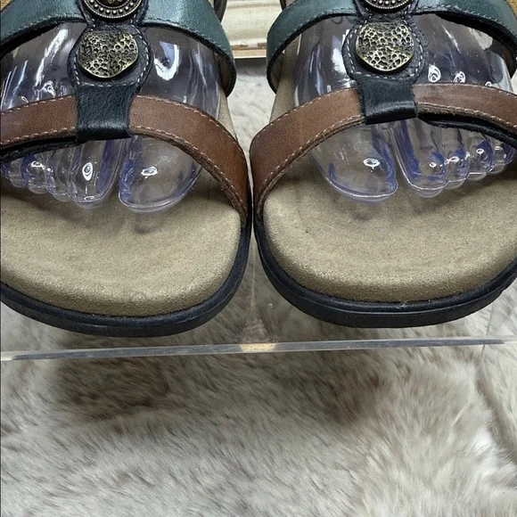 Taos Footwear Brown and Black Sandals - Picture 4 of 11